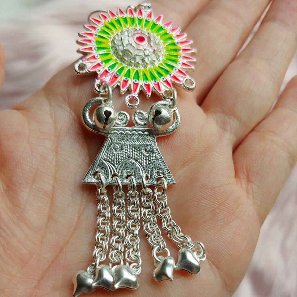 NWOT dangle earrings - Picture 3 of 3